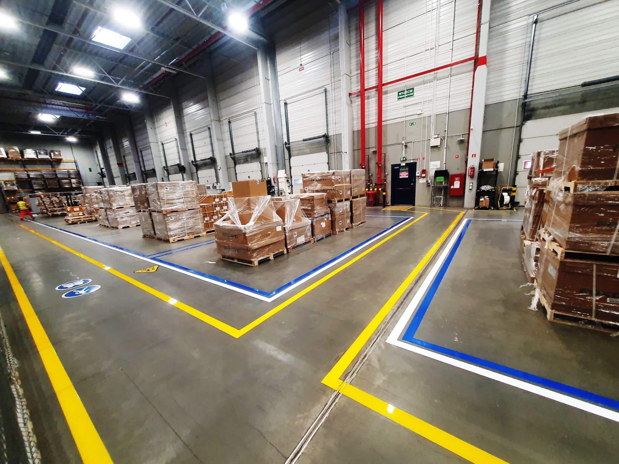 Rola kolorów w oznaczeniach magazynowych - jak je dobrać, by były czytelne?